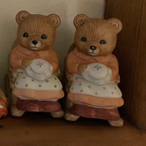 Hom Co, Home Interior  Bear Figurine Set of 6 - Picture 4 of 4